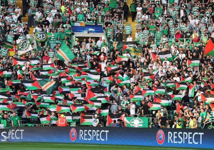 Fans Celtic kebarkan bendera Palestina