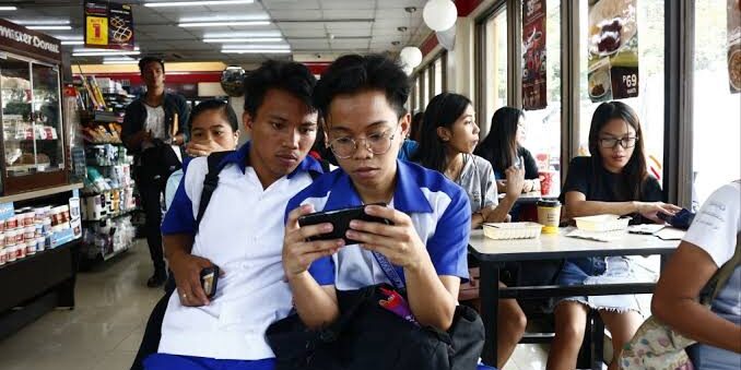 Filipina Wacanakan Larangan Medsos untuk Anak