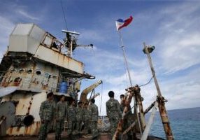 Filipina memasok pasukan di Terumbu Karang sengketa
