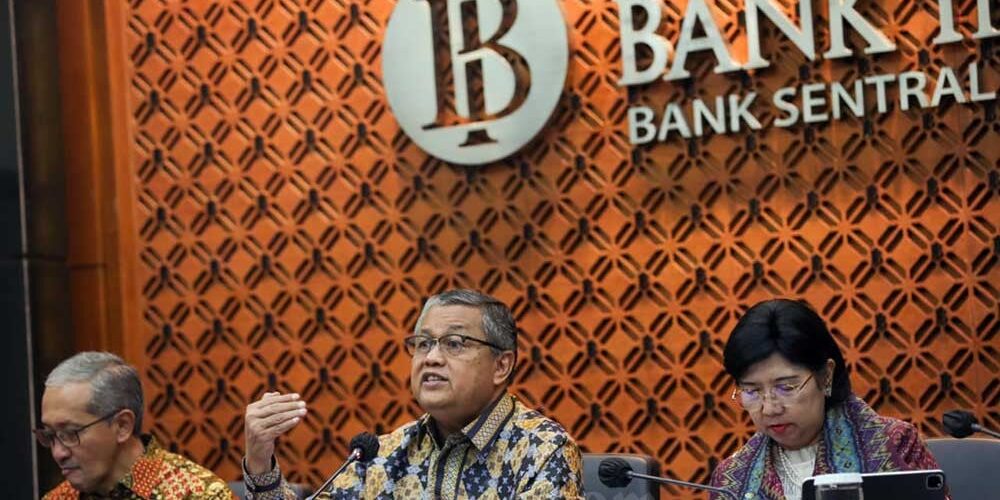 Gubernur Bank Indonesia Perry Warjiyo memberikan pemaparan dalam konferensi pers Rapat Dewan Gubernur (RDG) di Jakarta, Kamis (19/1/2023).

