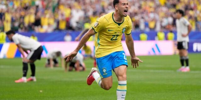 Gabriel Martinelli mencetak gol kemenangan Brazil