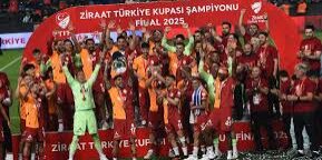 Galatasaray Juara Turki untuk Ke-25