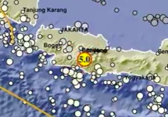 Gempa bumi mengguncang Kabupaten Bandung dengan magnitudo 5,0 M.