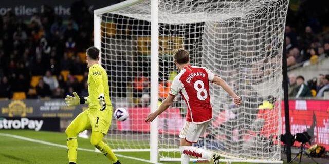 Gol Arsenal ke gawang Wolves