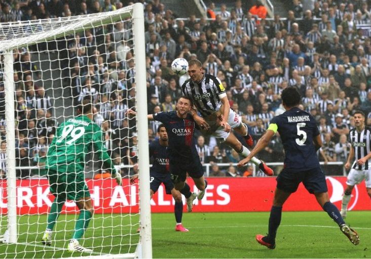 Gol Newcastle ke gawang PSG
