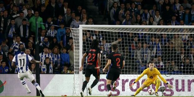 Gol Real Sociedad ke gawang Barcelona