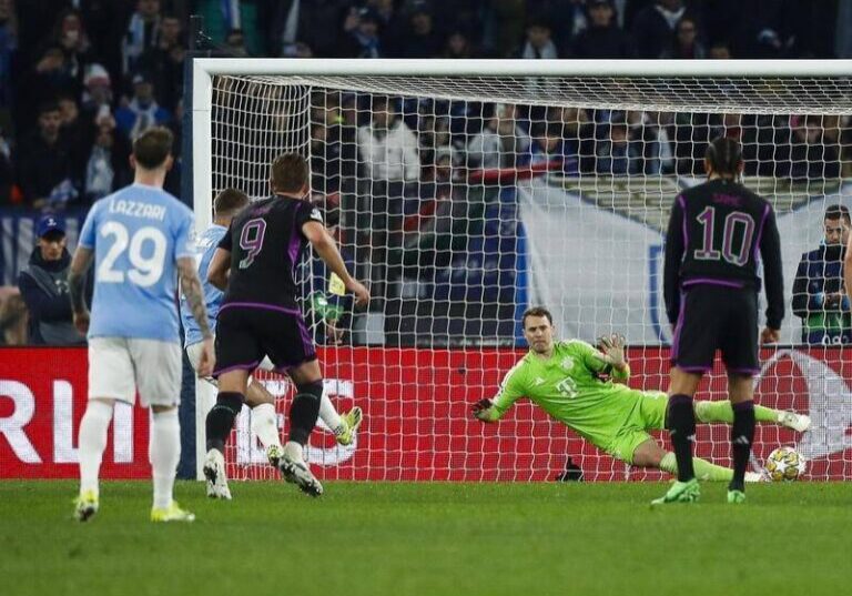 Gol penalty Lazio ke gawang Bayern