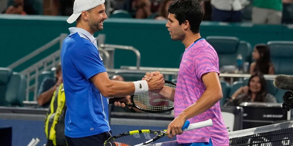 Grigor Dimitrov mengalahkan Carlos Alcaraz