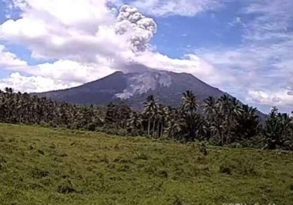 Gunung Ibu Di Halmahera Meletus – EGINDO