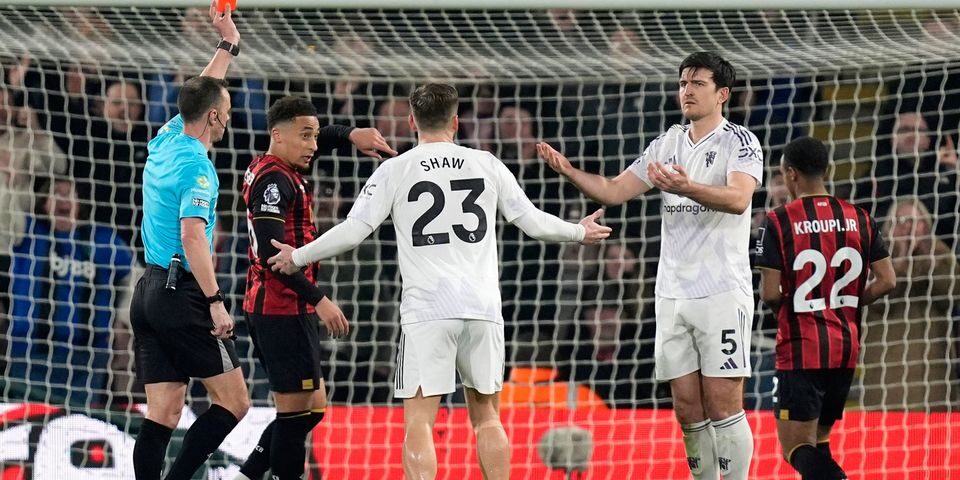 Harry Maguire dikartu merah