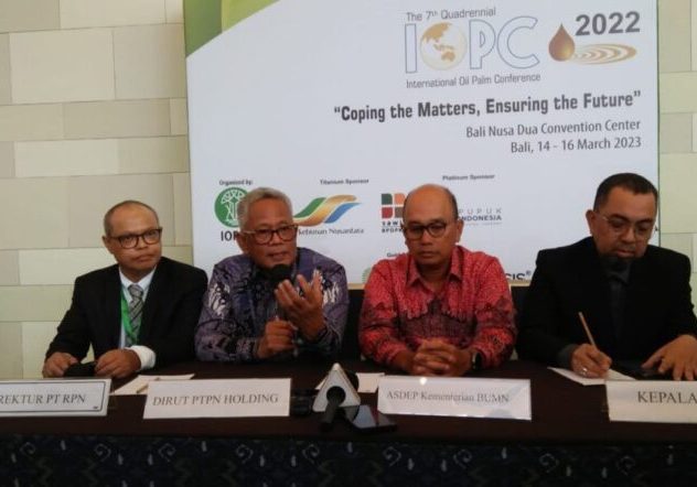 Holding PTPN III memberikan keterangan pers

