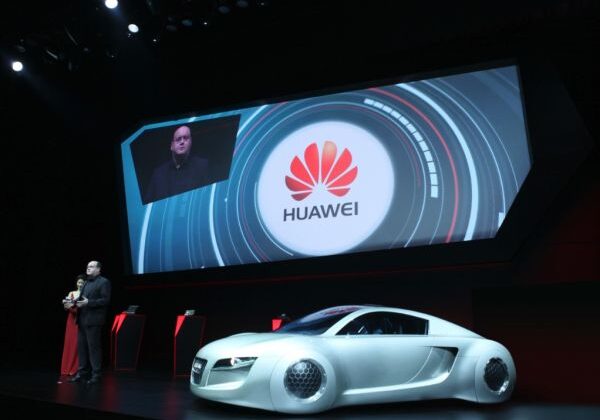 Huawei dan Changan Automobile
