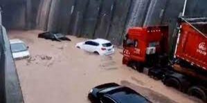 Hujan Deras dan banjir di Chongqing - China