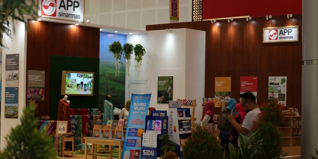APP Sinarmas sebagai salah satu peserta pameran