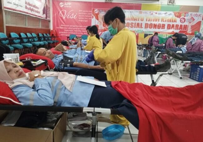 HUT ke-51, Pabrik Kertas Tjiwi Kimia Tbk menggelar kegiatan donor darah Selasa (3/10/2023) kemarin