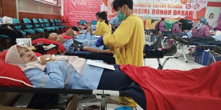 HUT ke-51, Pabrik Kertas Tjiwi Kimia Tbk menggelar kegiatan donor darah Selasa (3/10/2023) kemarin