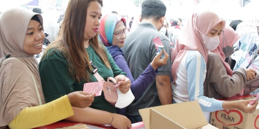 Diserbu Emak-Emak