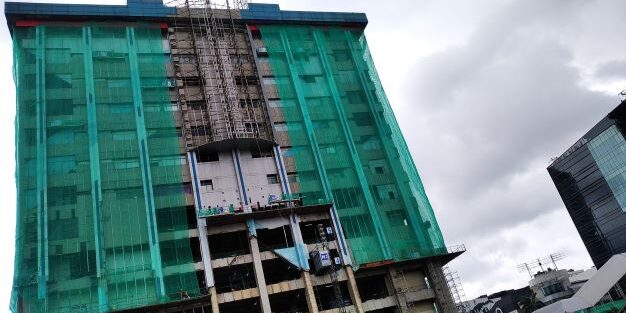  Mal Sarinah, mal pertama di Indonesia ketika sedang direnovasi total. (Foto: Fadmin Malau)