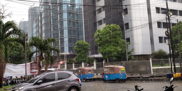Gedung perkantoran di Jakarta masih dibayangi tingginya tingkat ruang kosong. (Foto: Fadmin Malau)