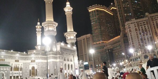 Masjidil Haram tempat utama dan pusat dari seluruh rangkaian ibadah bagi jemaah umrah di Makkah. (Foto: Fadmin Malau)