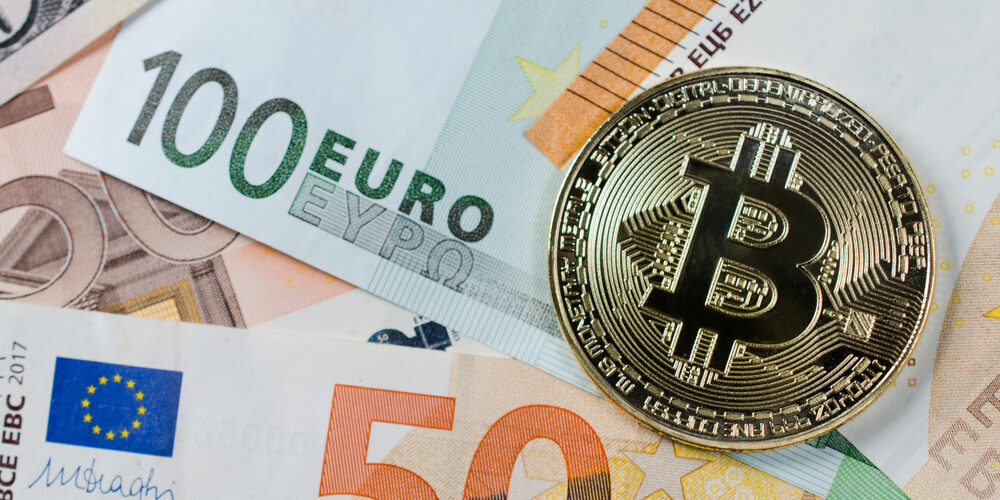 Ilustrasi Euro dan Bitcoin