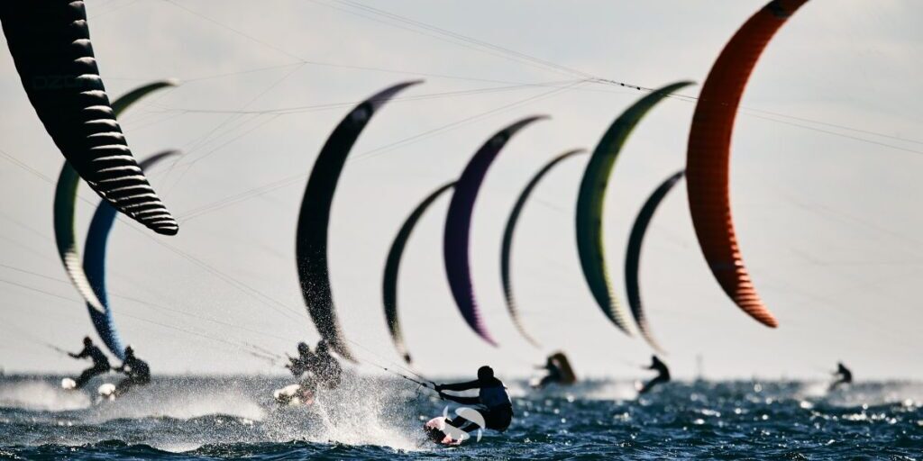 Ilustrasi Perlombaan Kitefoiling