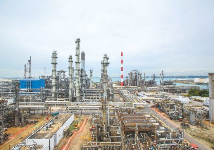 Ilustrasi Refinery dan Petchem