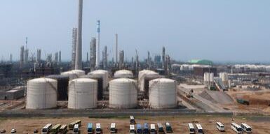 Ilustrasi Refinery di China