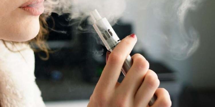 Ilustrasi Rokok Elektrik (Vaping)