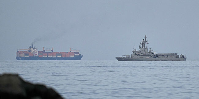 Iran Buka Selat Hormuz