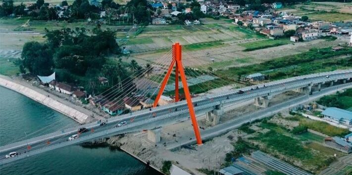 Jembatan Tano Ponggol di Samosir. (Foto: Humas PUPR)


