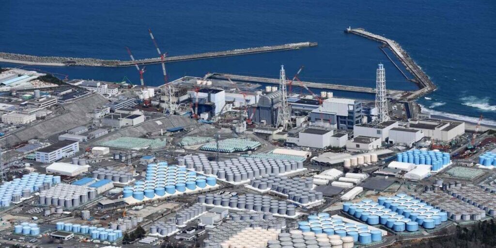 Jepang berhenti melepaskan air radioaktif Fukushima
