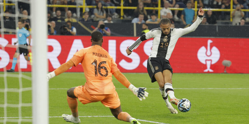 Jerman mengalahkan Prancis 2-1 di Dortmund