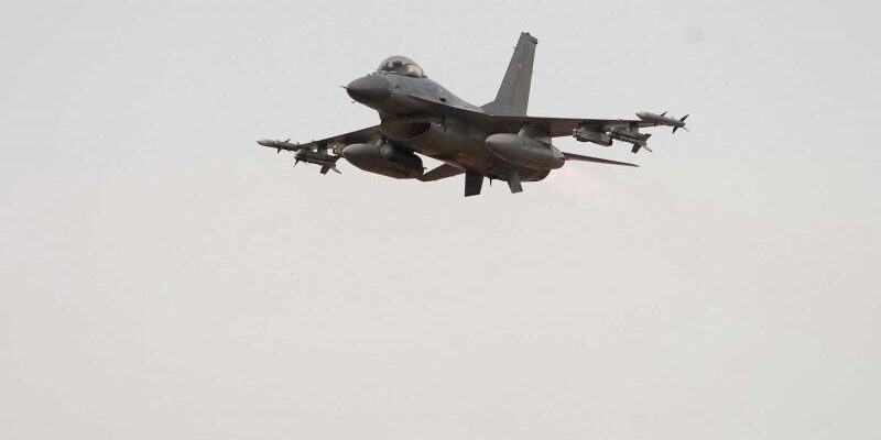 Jet Tempur F-16