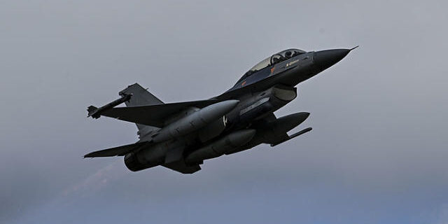Jet Tempur F-16