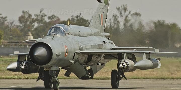  Jet Tempur Soviet Mig-21 