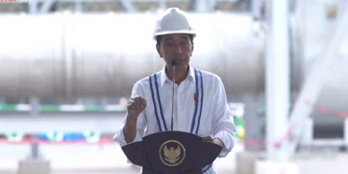 Presiden Joko Widodo (Jokowi) saat meresmikan smelter milik PT Freeport Indonesia (PTFI) di Kawasan Ekonomi Khusus JIIPE, Gresik, Jawa Timur, pada Senin (23/9/2024) 