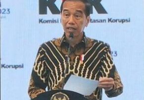 Presiden Jokowi saat memberikan sambutan pada pembukaan acara Hari Antikorupsi Sedunia (Hakordia) 2023 di Istora Senayan, Jakarta Pusat, Selasa (12/12/2023). 


