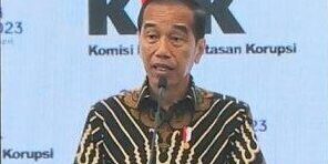 Presiden Jokowi saat memberikan sambutan pada pembukaan acara Hari Antikorupsi Sedunia (Hakordia) 2023 di Istora Senayan, Jakarta Pusat, Selasa (12/12/2023). 


