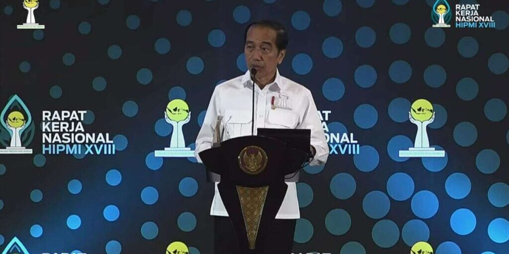 Presiden Joko Widodo saat memberi sambutan di Rakernas HIPMI XVIII, di ICE BSD, Tangerang, Kamis (31/8/2023).