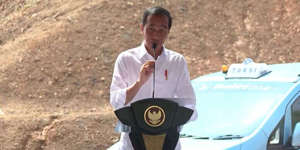 Presiden Joko Widodo memberi sambutan saat peluncuran transportasi publik ramah lingkungan untuk IKN Nusantara, Kamis (21/12/2023).