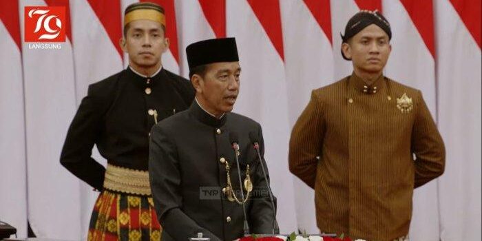 Presiden Joko Widodo (Jokowi) menyampaikan pidatonya di Sidang Tahunan Dewan Perwakilan Rakyat (DPR), Majelis Permusyawaratan Rakyat (MPR) dan Dewan Perwakilan Daerah (DPD) Republik Indonesia di Kompleks Parlemen, Senayan, Jakarta, Jumat (16/8/2024). 