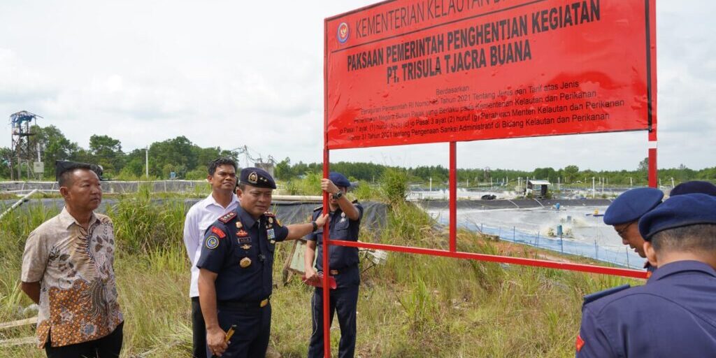 Hentikan Operasional Tambak Udang 