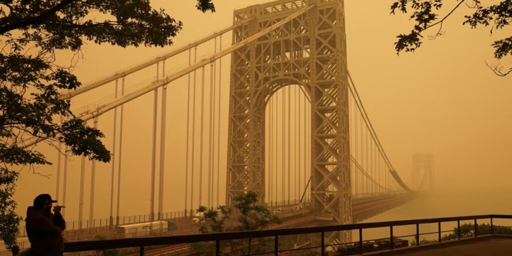 Kabut Asap Kuning menyelimuti New York