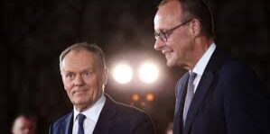 Kanselir Jerman Friedrich Merz menyambut PM Polandia Donald Tusk.