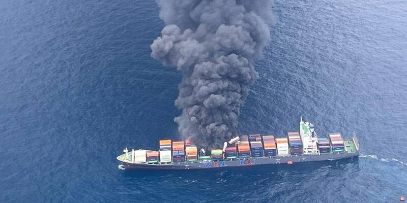 Kapal Berbendera Singapura terbakar dekat pesisir India