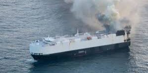 Kapal Kargo terbakar dekat Alaska