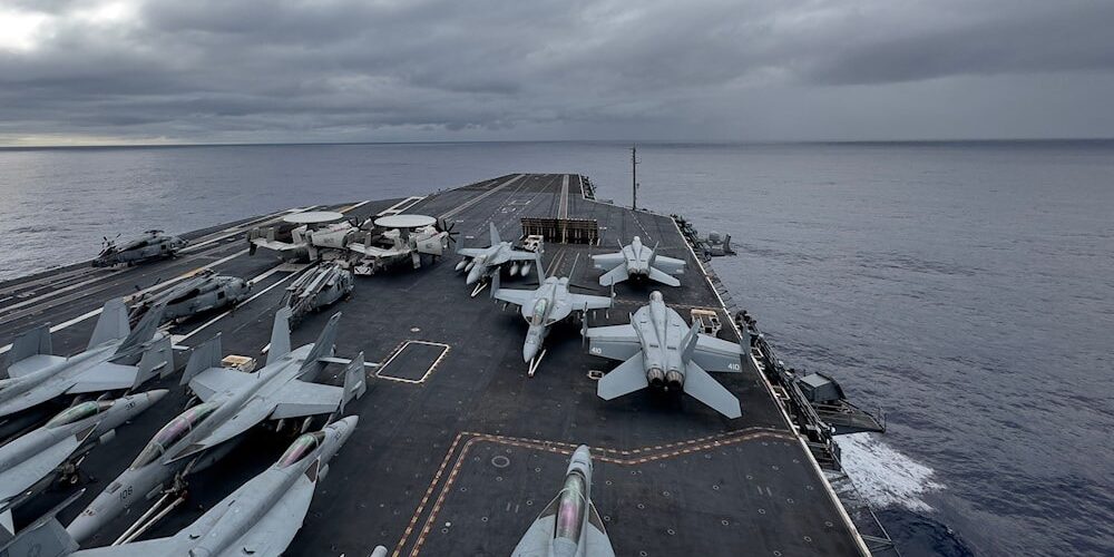 Kapal Perang dan Jet Tempur AS Timur Tengah