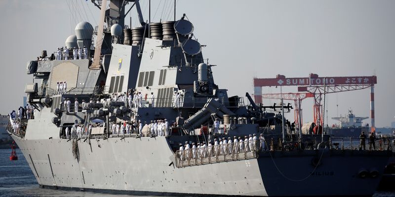 Kapal Perusak berpeluru kendali USS Milius