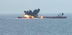 Kapal Tanker Raksasa kena ranjau laut di Selat Hormuz